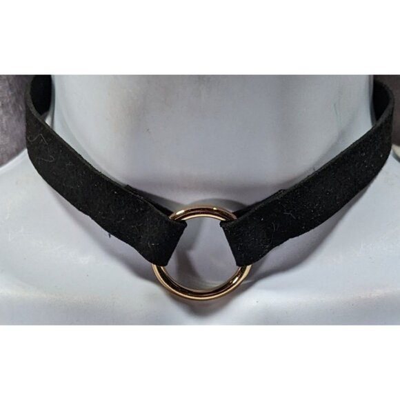 Gothic Faux Suede Gold Tone O Ring Choker Necklace - Picture 1 of 6